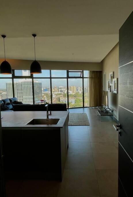 City View Apartment Nestled In The Heart Of Nbo Nairobi Exterior photo
